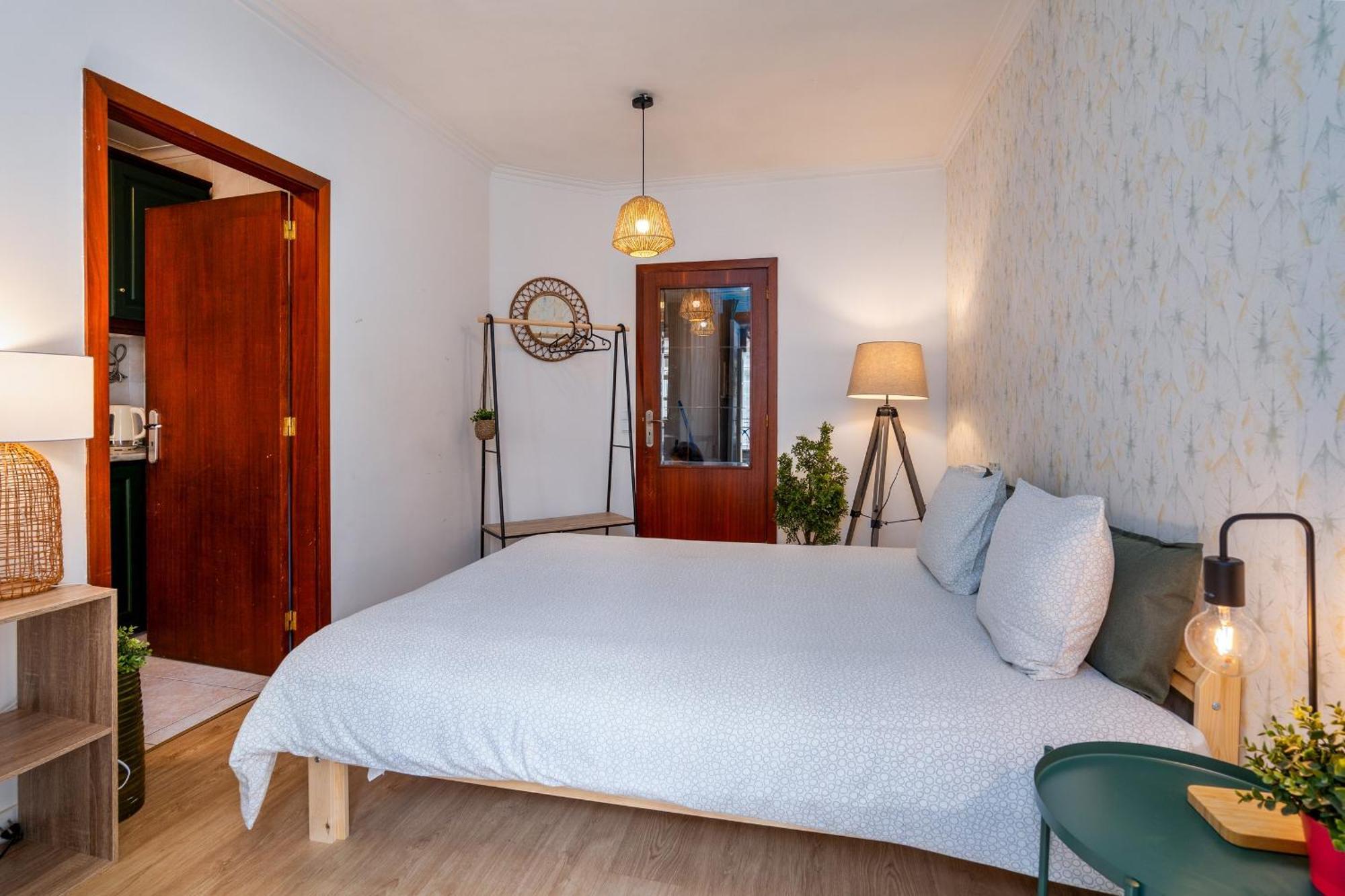 Renovated Feb25 Clerigos Cozy Balcony With Self Check In Apartment Porto Exterior photo