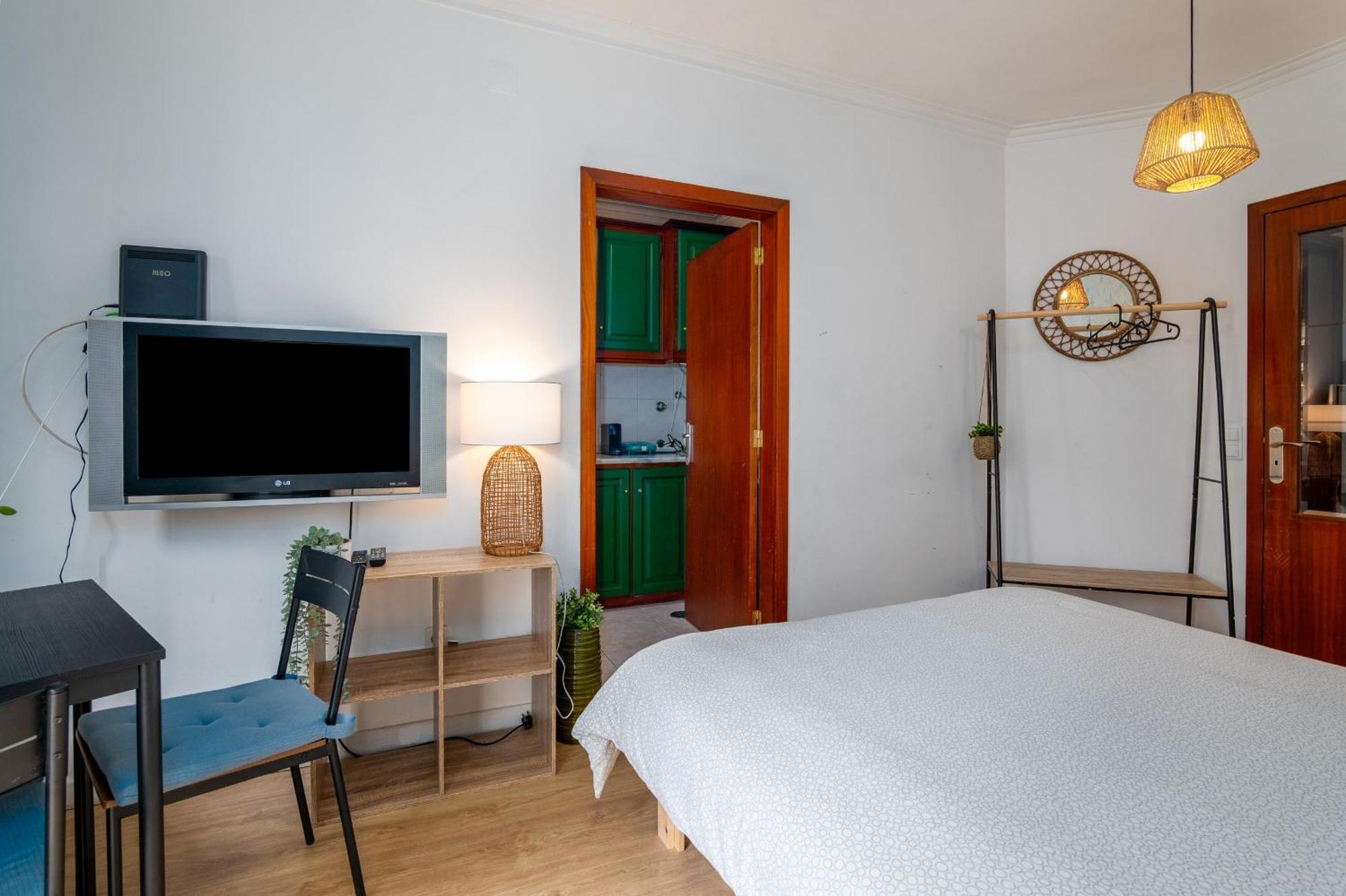 Renovated Feb25 Clerigos Cozy Balcony With Self Check In Apartment Porto Exterior photo